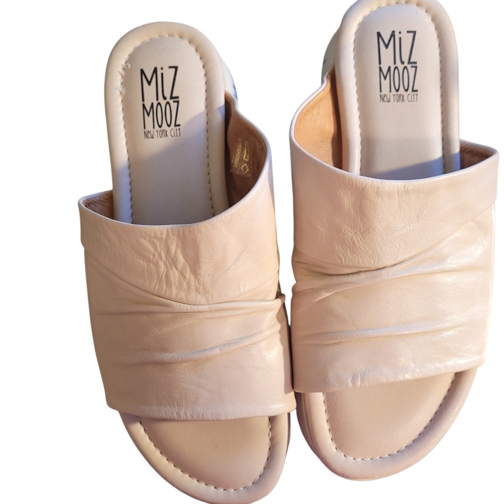 MIZ MOOZ New York City Claribel leather slides- 38 (7 - 7.5)